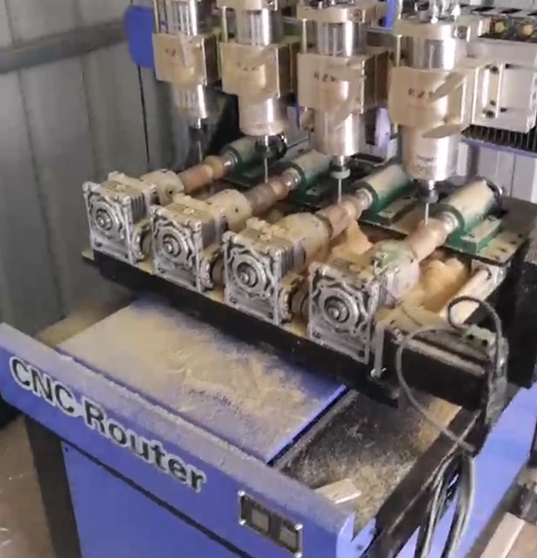 聊工機(jī)械實(shí)現(xiàn)四軸聯(lián)動(dòng)木工數(shù)控雕刻機(jī)的出色