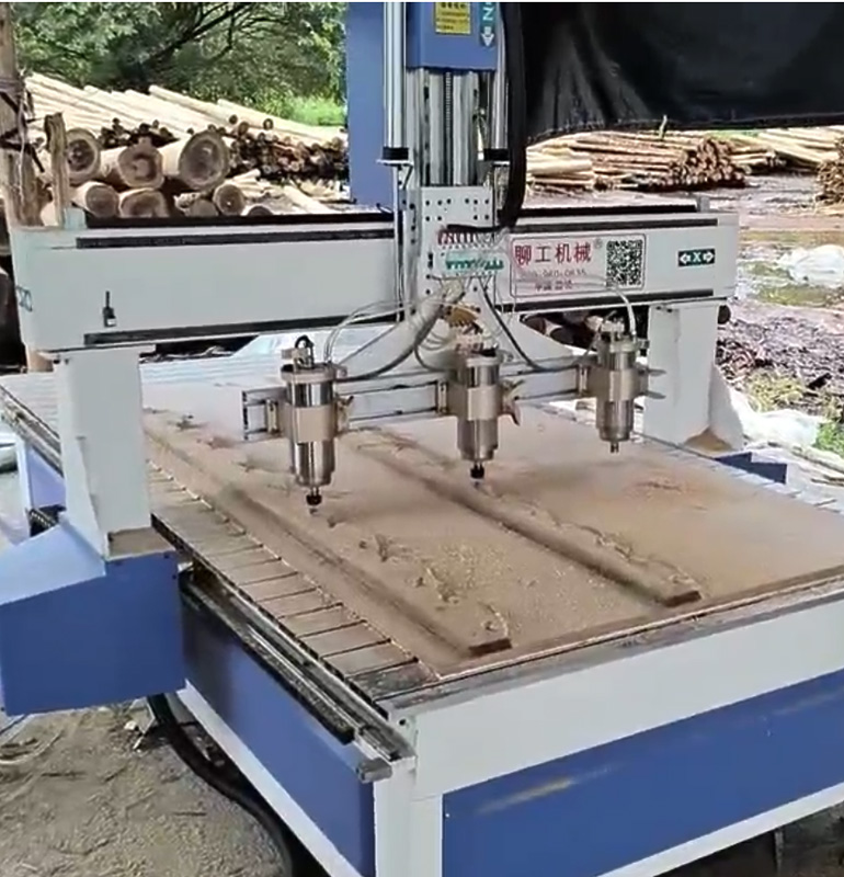 江西一拖三木工數(shù)控雕刻機(jī)(圖1) 江西一拖三木工數(shù)控雕刻機(jī)(圖1)