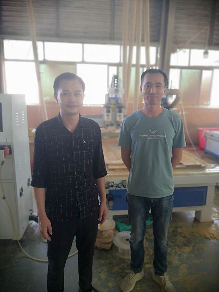 福建南平1325獨(dú)立雙頭雙工序數(shù)控雕刻機(jī)(圖1) 福建南平1325獨(dú)立雙頭雙工序數(shù)控雕刻機(jī)(圖1)