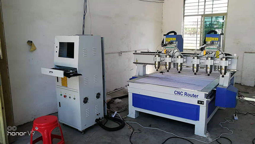 海南兩臺木工雕刻機(jī)(圖2) 海南兩臺木工雕刻機(jī)(圖2)