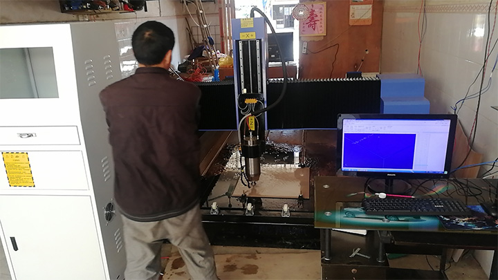 廣西南寧1325重型石材雕刻機(jī)(圖2) 廣西南寧1325重型石材雕刻機(jī)(圖2)
